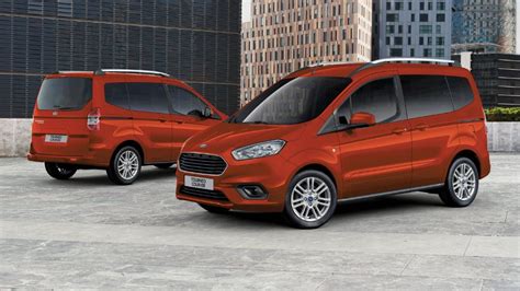 2022 Ford Tourneo Courier İlk Sırada Yer Almaya Devam Ediyor Sifir