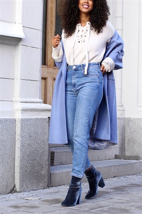 How To Wear Mom Jeans And Not Feel Like Youre In That ‘snl Skit Via Purewow Jean Outfits