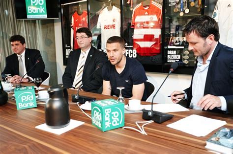Fc köln steht vor vertragsverhandlungen, soll nach dem. PSD Bank Köln geht mit Lukas Podolski in die Verlängerung