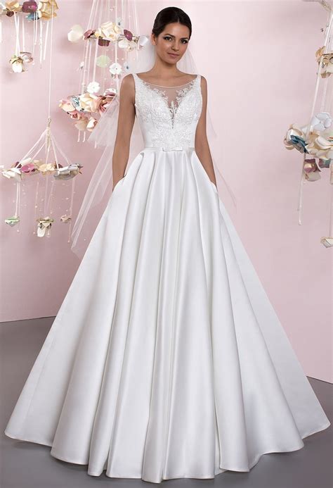 Lace Princess Ball Gown Lace A Line Wedding Dress Bela