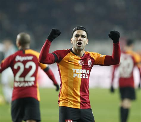 Galatasaray canlı maçı skor (ve video çevrimiçi canlı izle yayın), maç programı ve sonuçlar galatasaray takımının oynadığı tüm futbol turnuvalarından. Jest Yayın izle Galatasaray Yeni Malatya maçı linki ...