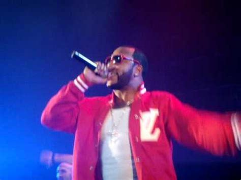It was produced by and features will.i.am. Flo-Rida -In The Ayer Live Performance - YouTube