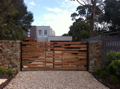 Wooden driveway doors & full size of gate and fencewooden. Entrance Gates | Modern driveway, Wooden gates driveway ...
