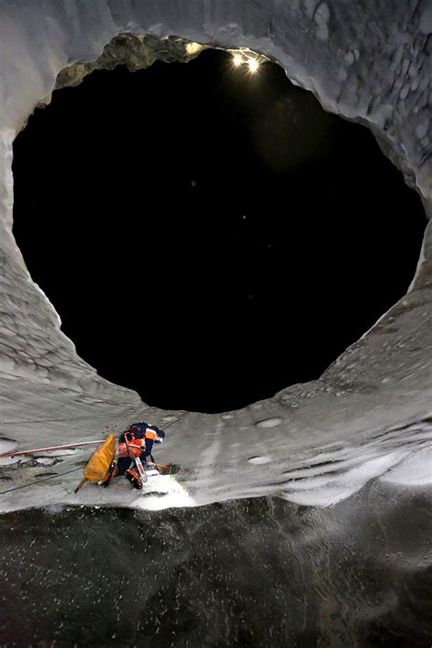 Scientists Climb To Bottom Of Siberian Sinkhole In Pictures Mysterious Places Nature