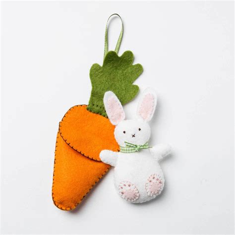 Corinne Lapierre Bunny In Carrot Bed Felt Craft Mini Kit