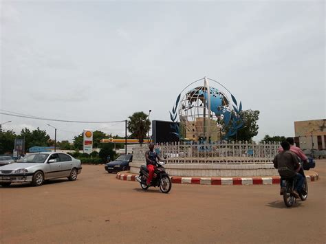 Le Rond Point Des Nations Unies à Ouagadougou Burkina Faso 2013