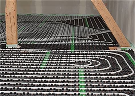 Zukunftssichere investitionen in die netzwerktechnik. Fußbodenheizungen auf Holzbalkendecken verlegen