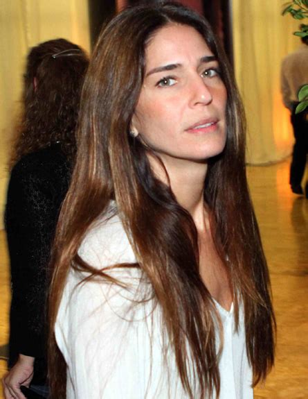 עידן רייכל, זמר, פזמונאי, מלחין, מעבד וחבר הפרויקט של עידן רייכל. גל גדות בהופעה של עידן רייכל