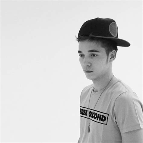 Foto artis pake topi keren. 55+ Gambar Cowok Keren Pake Topi