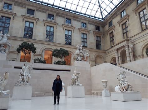 Dentro Do Museu Do Louvre Paris França Mansions House Styles Building Landmarks Travel