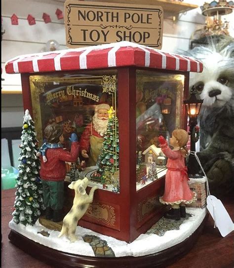 A Musical Santa Toy Shop Christmas Scenes Creative Christmas Crafts