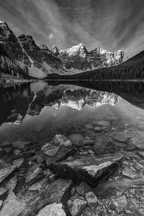 The Iconic Moraine Lake In Black And White The Iconic Mora Flickr