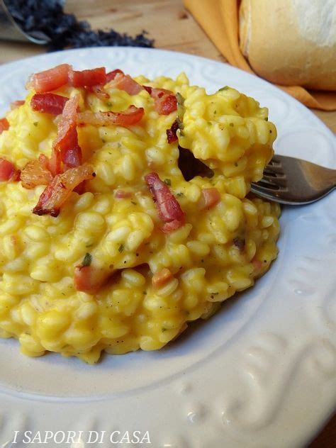 Tritare mezza cipolla e metterla in una padella con l'olio. RISOTTO CON LA ZUCCA E SPECK | Ricette, Risotto alla zucca ...