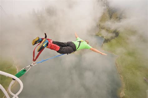 The History of Bungee Jumping - Information About Bungee