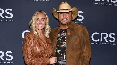 Brittany Jason Aldean On 2022 Cmas Red Carpet After Drama In Touch