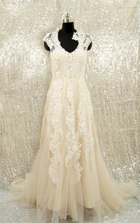 People Who Envied Champagne Wedding Dress Elegant V Neck Lace Tulle