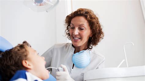 How Much Money Does A Dental Assistant Make Mom Gets A Job