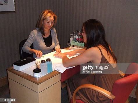 Brooke Shields During Brooke Shields Gets Her Nails Done At Canyon