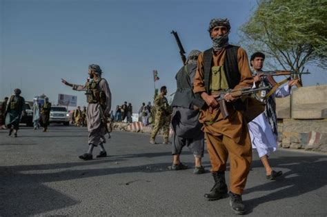ہرات افغانستان کا پرامن سمجھا جانے والا شہر جہاں فوج اور طالبان میں لڑائی کے دوران ڈر اور خوف