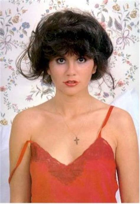20 Beautiful Vintage Photos Of A Young Linda Ronstadt In The 1960s ~ Vintage Everyday Linda