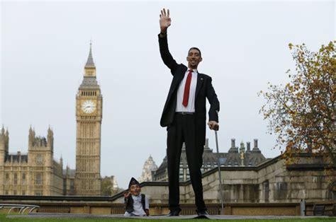 Guinness World Records Day 2014 Tallest Man Meets Shortest Man For