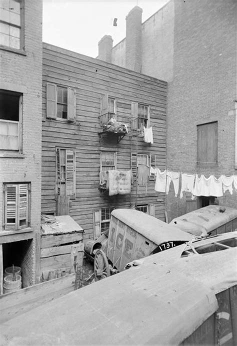 25 Haunting Photos Of Life Inside New Yorks Tenements