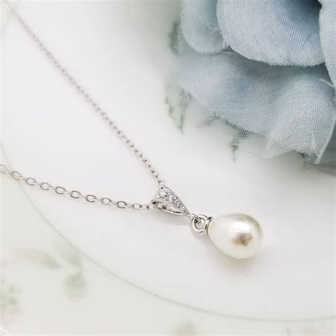 Teardrop Style Pearl Dangle Necklace Bridesmaid Necklace Gift Etsy