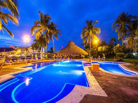 People go to puerto vallarta to soak up the sun at playa de los muertos and to enjoy the many top attractions like los arcos. Flamingo Vallarta, Hotel 4 estrellas, Puerto Vallarta