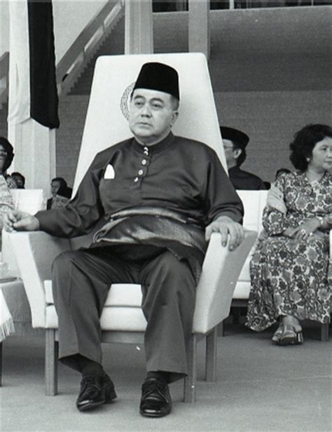 (30 mar 1979) funeral in kuala lumpur of king of malaysia yahya petra of kelantan. WARISAN RAJA & PERMAISURI MELAYU: Kemangkatan Tuanku Yahya ...