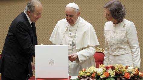 Los Reyes De España Se Reúnen Con Francisco En El Vaticano Infobae