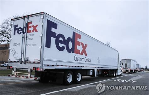 인도네시아서 '셀카' 찍다 참변 잇따라…이번엔 일가족 5명. 미 FDA "모더나 백신 효과적"…화이자 이어 18일께 두번째 승인 ...