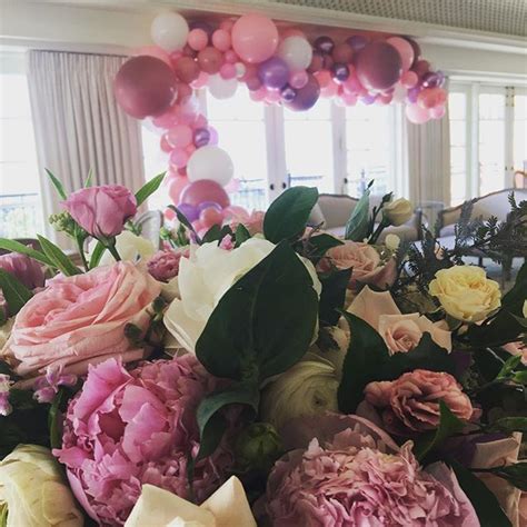 Blooms And Balloons Are Really A Winning Combination