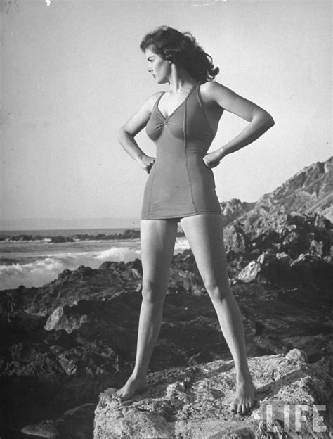 Jane Russell At The Beach 1956 Roldschoolcool