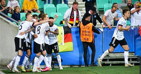 Arne maier il capitano è il dominatore della mediana e con la sua visione di gioco è in grado di innescare. Europei Under 21: la Germania piega il Portogallo e si ...