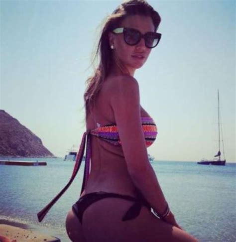 Claudia Galanti In Topless Su Instagram Foto Live Sicilia