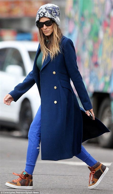 style in the city sarah jessica parker doubles up the fashion hits carrie bradshaw style