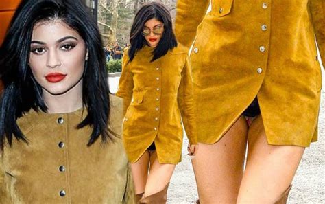 Kylie Jenners Wardrobe Malfunction That Made A Buzz Online MND Law