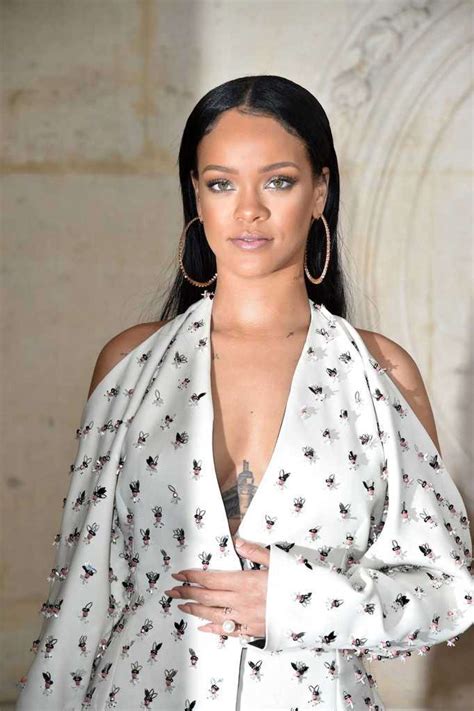 Rihanna Christian Dior Show Ss 2017 01 Gotceleb