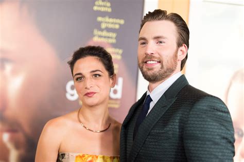 Chris evans and jenny slate's love story began on the sets of 'gifted' in the year 2016. Chris Evans Says Ex-Girlfriend Jenny Slate Thought He Was ...