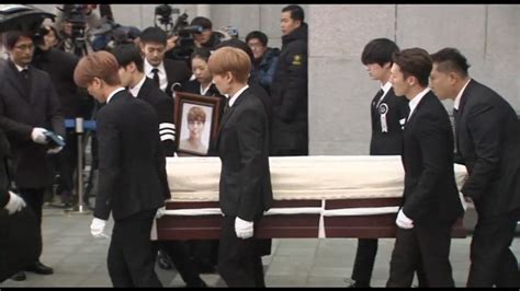Jonghyun Laid To Rest By Heart Stricken Shinee Bandmates After Suicide Aged Mirror Online