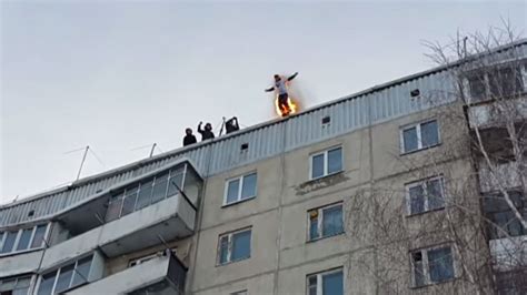 Russian Man Jumps Off 10 Story Building While Hes On Fire Nsfw