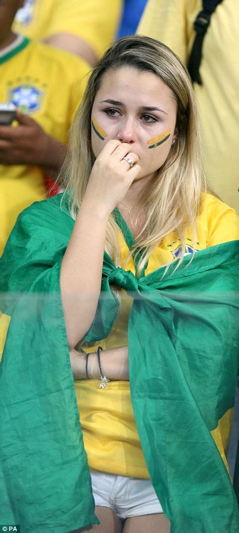 brazil fans boo off their fallen heroes after 7 1 defeat by germany daily mail online