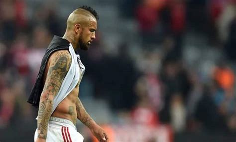 Vidal, que juega para el inter de milán, se encuentra en reposo deportivo y en evaluación médica, señaló el sitio. Tatuaje de Arturo Vidal: una frase motivadora en su cuello