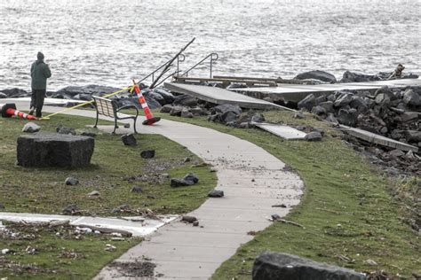 Duluth Storm Damage Draws A Crowd