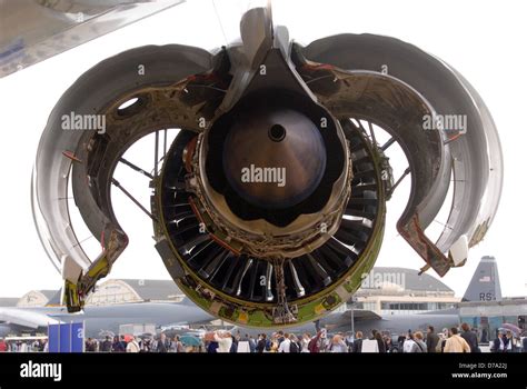 Boeing 747 8 Engine Open Cowling Stock Photo Alamy