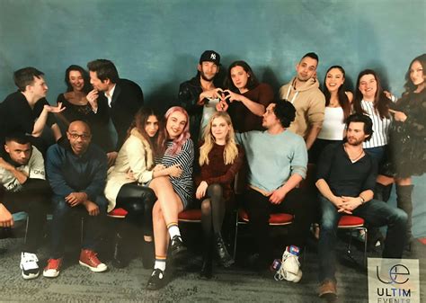 Pin By Evelyn Barrientez On The 100 Cast The 100 Cast The 100 It Cast