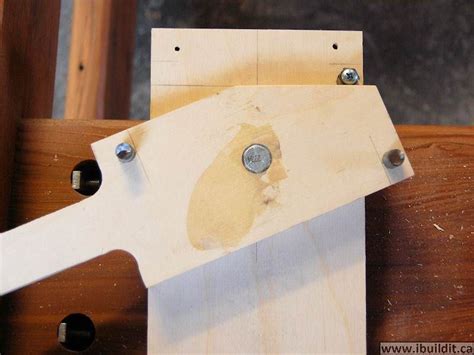 Check to make sure everything is correctly installed (remember the photo you took?). Homemade Quick Release Vise | Woodworking vise, Easy woodworking projects, Vise