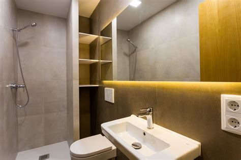 Reforma De Baño En Calàbria Barcelona Lautoka Urbana