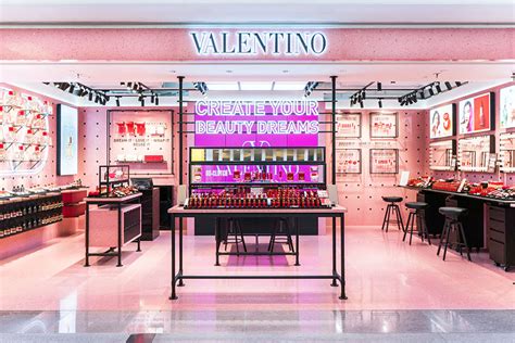 萬眾矚目！全球首間 Valentino Beauty 專門店登陸海港城！