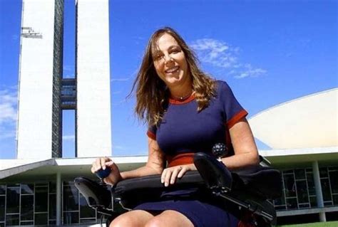 Mara Gabrilli Testa Exoesqueleto Que Permite Pessoa Com Paralisia Andar